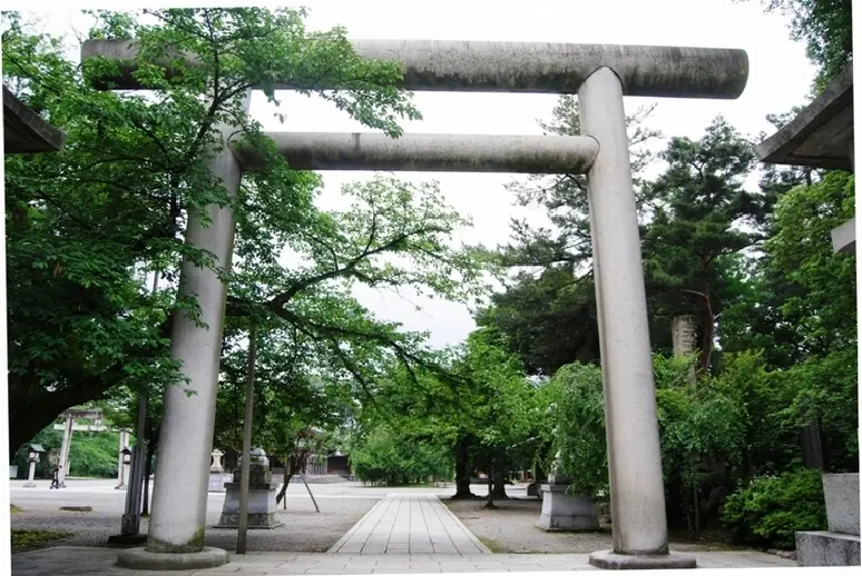 富山県護国神社-8