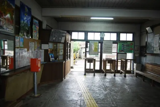 岩峅寺駅-1