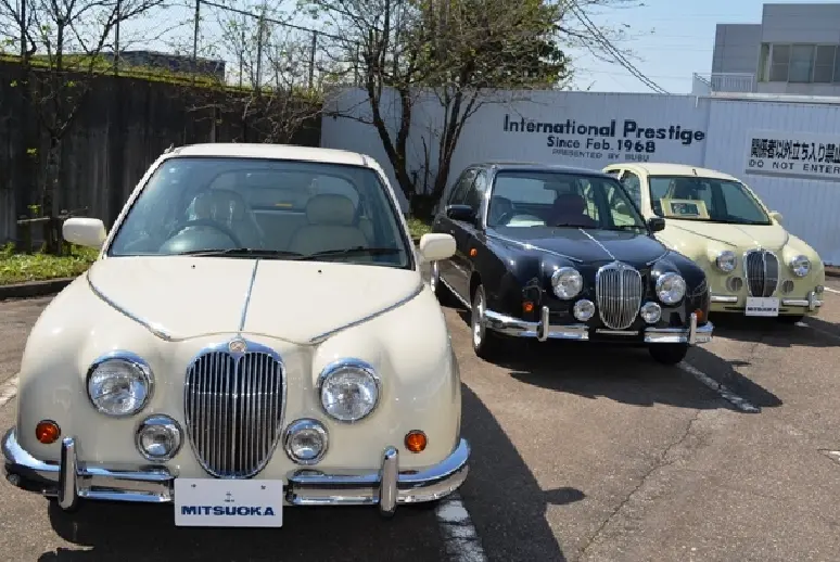 光岡自動車　ビュート-9