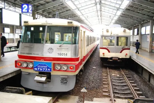 富山地方鉄道「アルプスエキスプレス」 | ロケ地検索 | 富山県