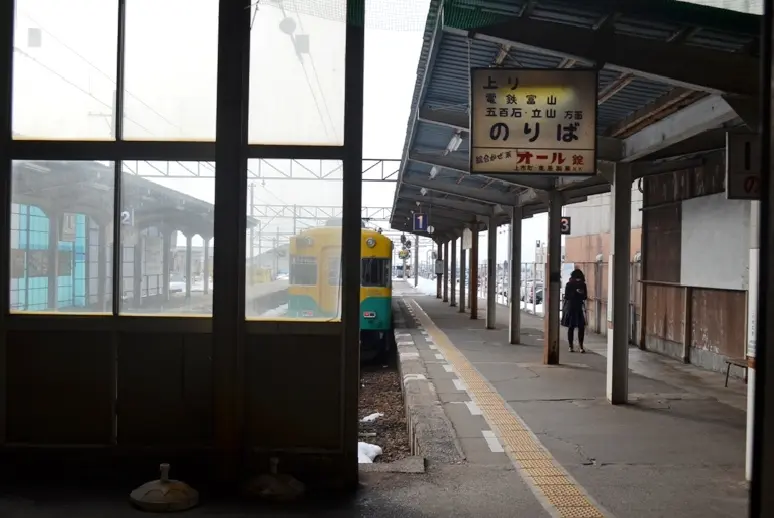 上市駅-8