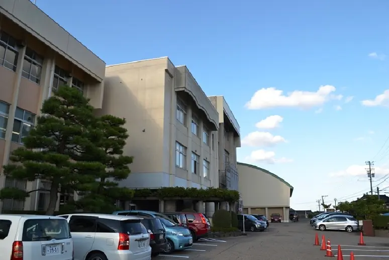 石動高校-3