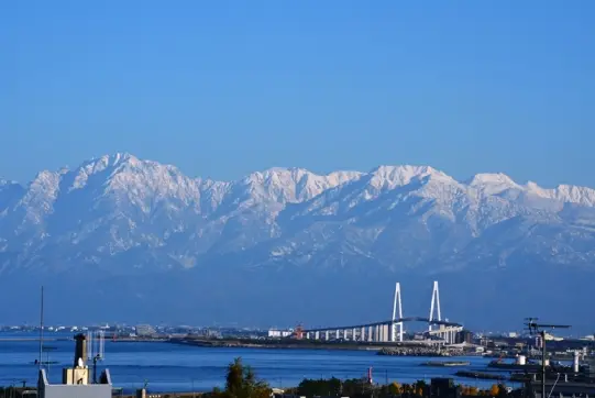 伏木高校の屋上から望む景色-5