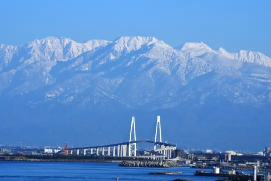 伏木高校の屋上から望む景色-0