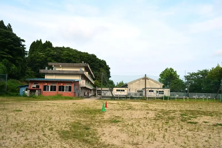 旧女良（めら）小学校-3