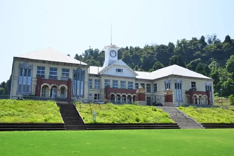 小矢部市教育センター（旧岩尾滝小学校）-1