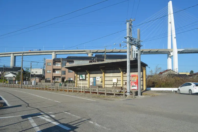 万葉線　越ノ潟駅-1