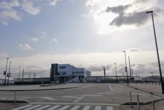 高岡やぶなみ駅-1