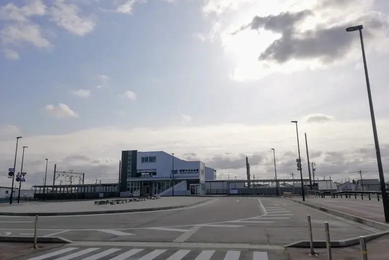 高岡やぶなみ駅-1