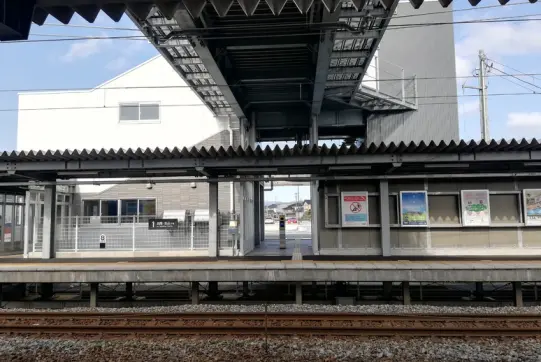 高岡やぶなみ駅-4