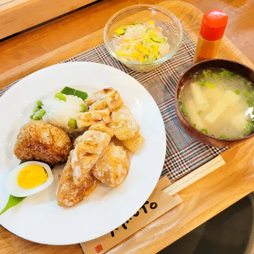 R.CAFE-9